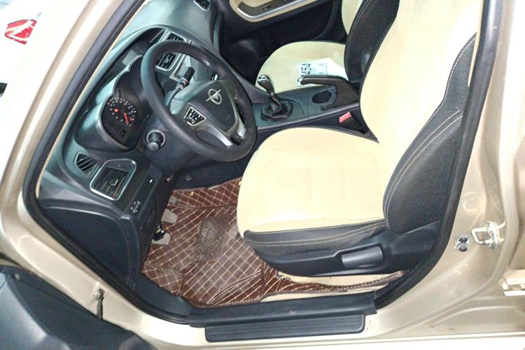 Used Haima Fumei 2014 M5 1.6L Manual Elite Model Left Front Seat