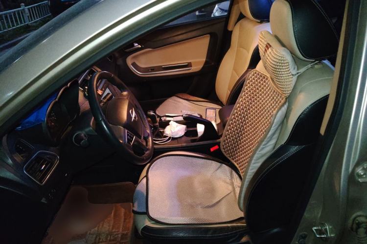 Used Haima Fumei 2014 M5 1.6L Manual Fashion Edition Left Front Seat
