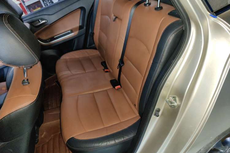 Used Haima Fumei 2014 M5 1.6L Manual Luxury Model Left Rear Seat