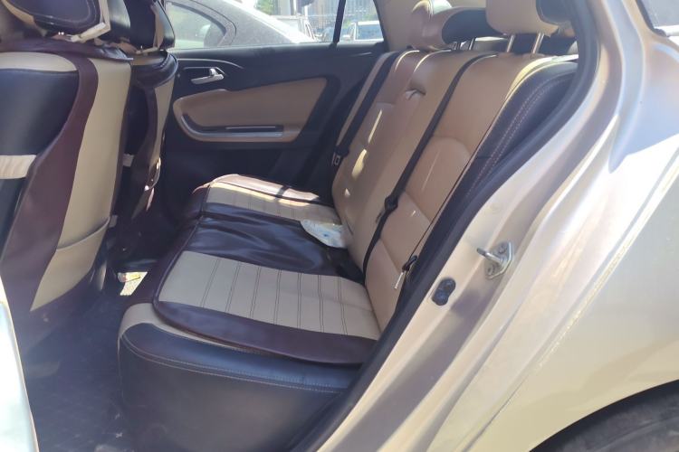 Used Haima Fumei 2014 M5 1.6L Manual Fashion Edition Left Rear Seat