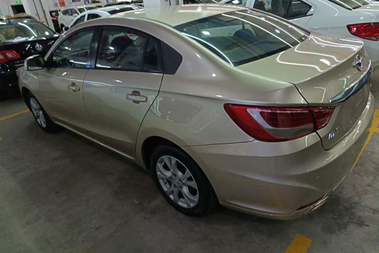 Used Haima Fumei 2014 M5 1.6L Manual Elite Model Left Side