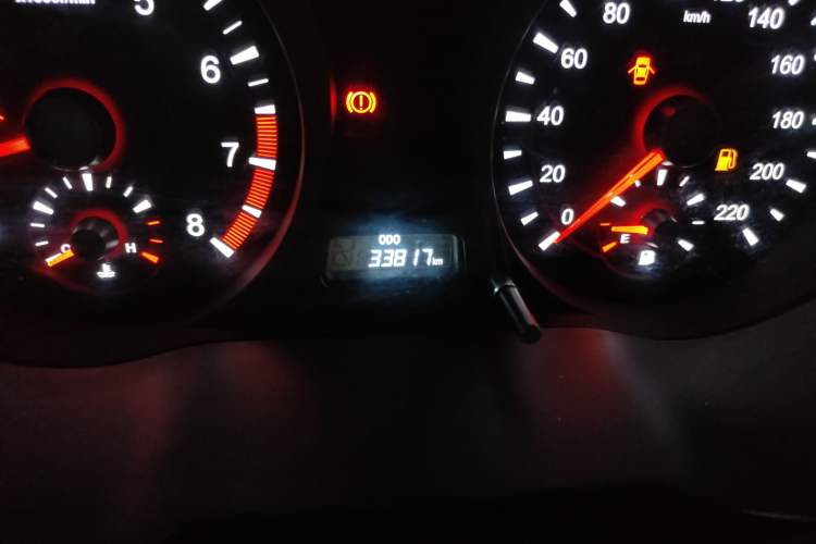 Used Haima Fumei 2014 M5 1.6L Manual Luxury Model Odometer Close Up