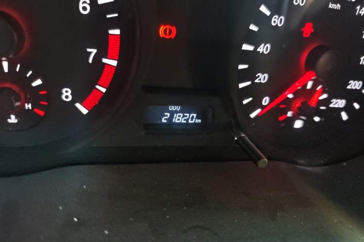 Used Haima Fumei 2014 M5 1.6L Manual Standard Model Odometer Close Up