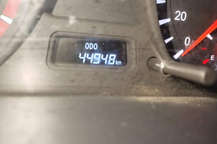 Used Haima Fumei 2014 M5 1.6L Manual Standard Model Odometer Close Up