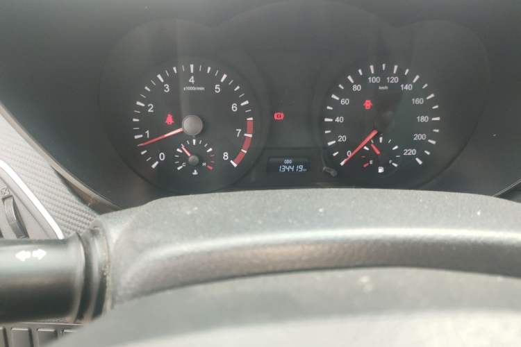 Used Haima Fumei 2014 M5 1.6L Manual Elite Model Odometer Close Up