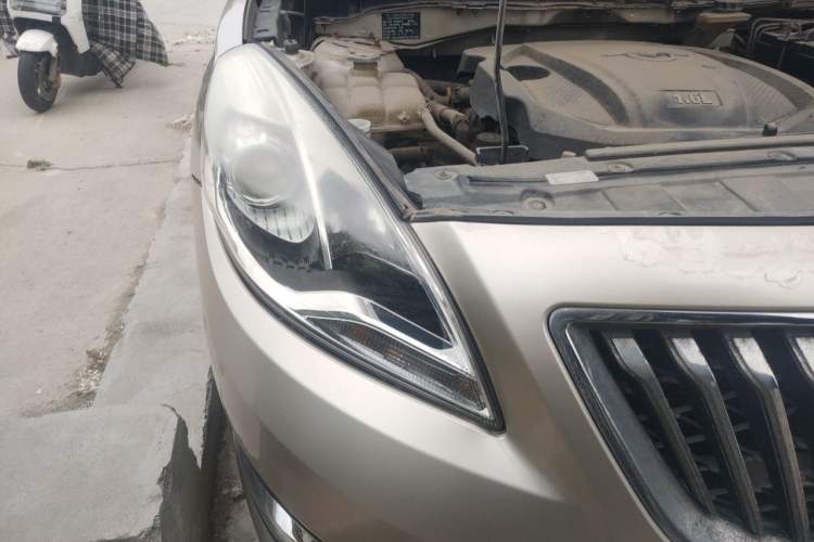Used Haima Fumei 2014 M5 1.6L Manual Elite Model Right Front Headlight
