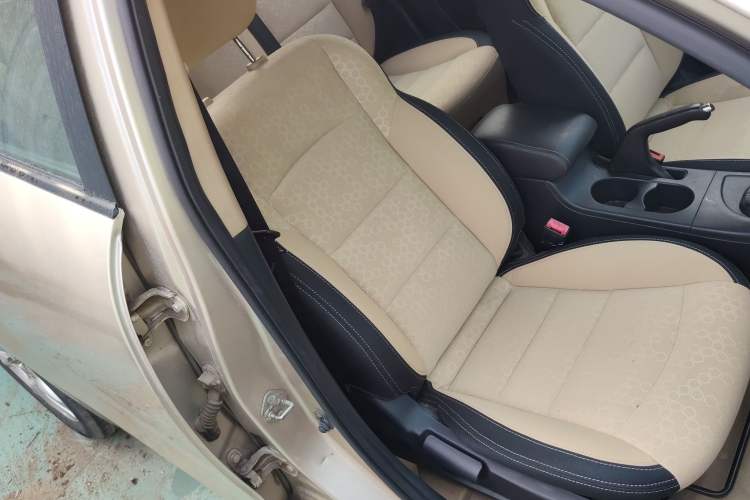 Used Haima Fumei 2014 M5 1.6L Manual Elite Model Right Front Seat