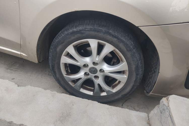 Used Haima Fumei 2014 M5 1.6L Manual Elite Model Right Front Wheel Hub