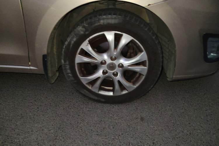 Used Haima Fumei 2014 M5 1.6L Manual Fashion Edition Right Front Wheel Hub