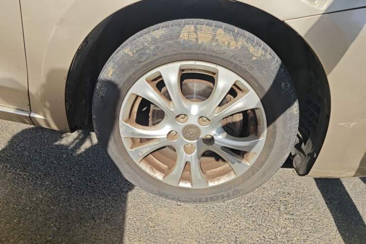 Used Haima Fumei 2014 M5 1.6L Automatic Comfort Model Right Front Wheel Hub