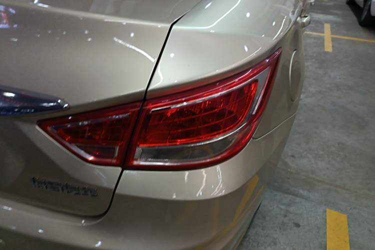 Used Haima Fumei 2014 M5 1.6L Manual Elite Model Right Rear Taillight