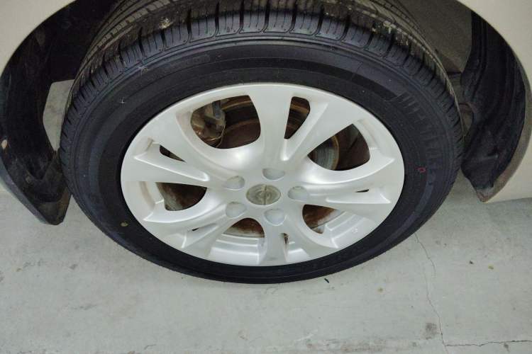 Used Haima Fumei 2014 M5 1.6L Manual Elite Model Right Rear Wheel Hub