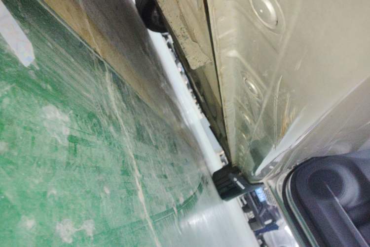 Used Haima Fumei 2014 M5 1.6L Manual Elite Model Right Side Sill