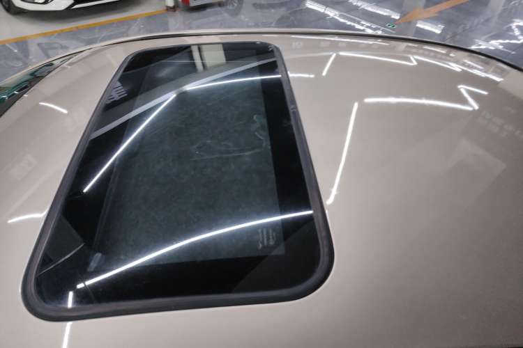Used Haima Fumei 2014 M5 1.6L Manual Luxury Model Roof