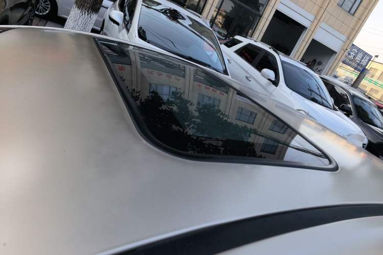 Used Haima Fumei 2014 M5 1.6L Manual Fashion Edition Roof