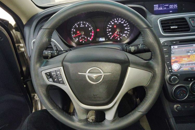 Used Haima Fumei 2014 M5 1.6L Manual Elite Model Steering Wheel