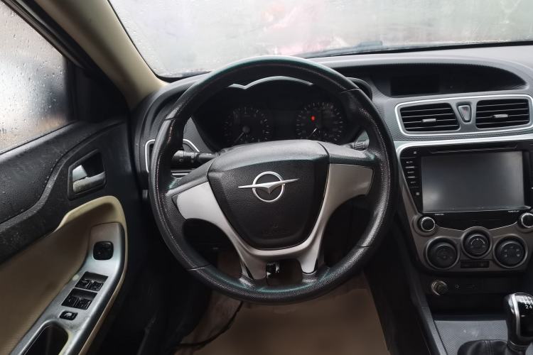 Used Haima Fumei 2014 M5 1.6L Manual Standard Model Steering Wheel