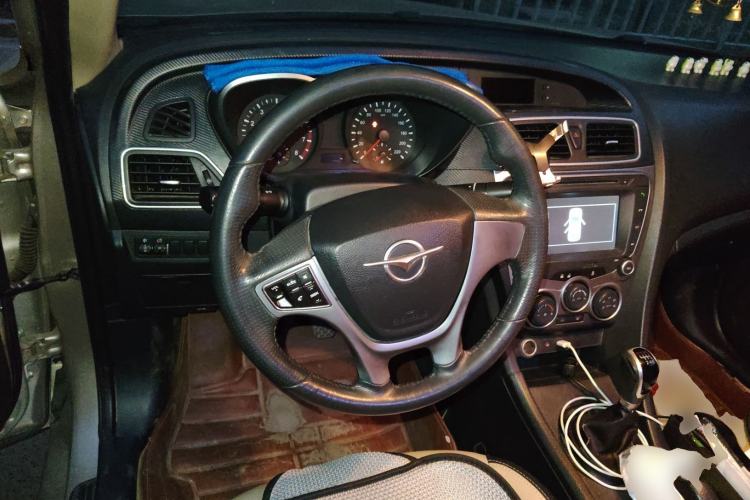 Used Haima Fumei 2014 M5 1.6L Manual Fashion Edition Steering Wheel
