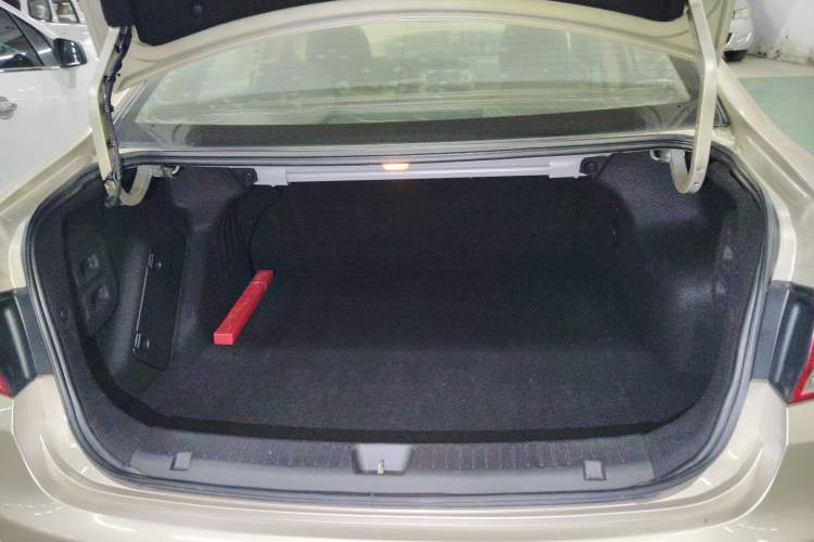 Used Haima Fumei 2014 M5 1.6L Manual Elite Model Trunk