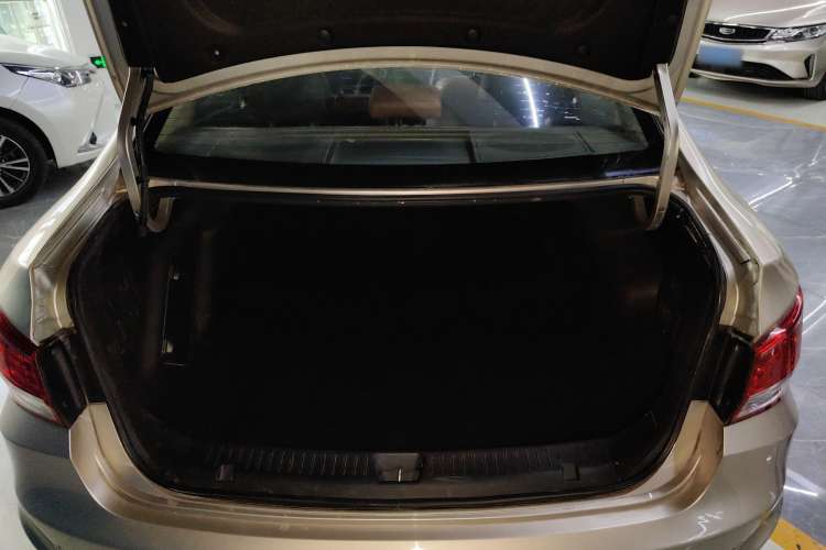 Used Haima Fumei 2014 M5 1.6L Manual Luxury Model Trunk