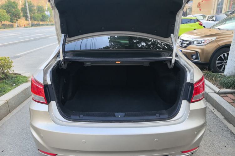 Used Haima Fumei 2014 M5 1.6L Manual Fashion Edition Trunk