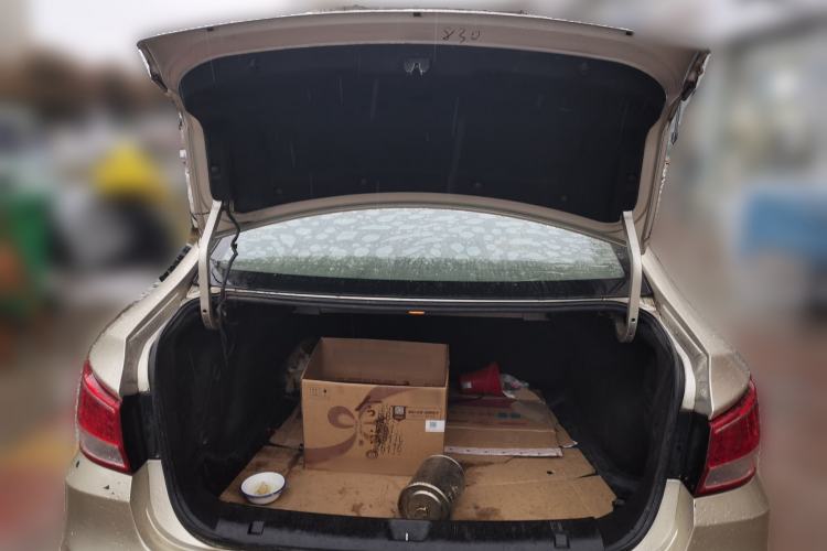 Used Haima Fumei 2014 M5 1.6L Manual Standard Model Trunk