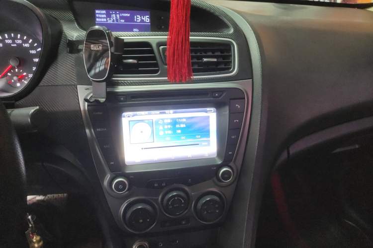Used Haima Fumei 2015 M5 1.6L Manual "Beloved Edition" Audio And AC Panel