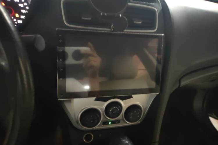 Used Haima Fumei 2015 1.5T Automatic Prestige Model Audio And AC Panel