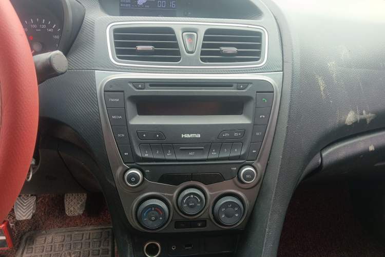 Used Haima Fumei 2015 1.6L Manual Prestige Model Audio And AC Panel