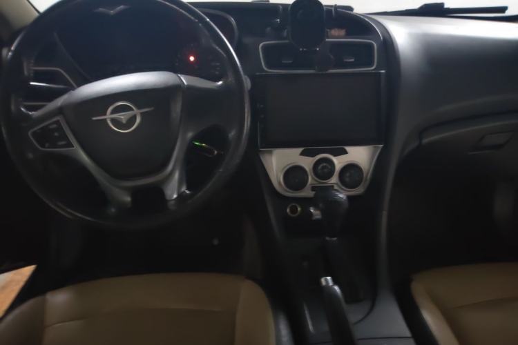 Used Haima Fumei 2015 1.5T Automatic Prestige Model Center Console