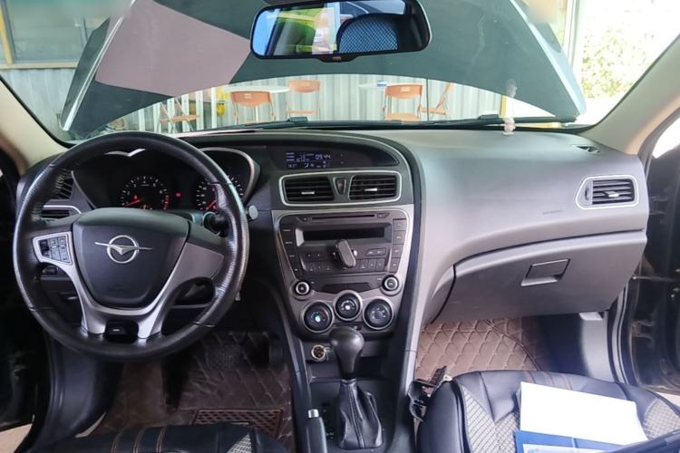 Used Haima Fumei 2015 1.6L Automatic Fashion Model Center Console