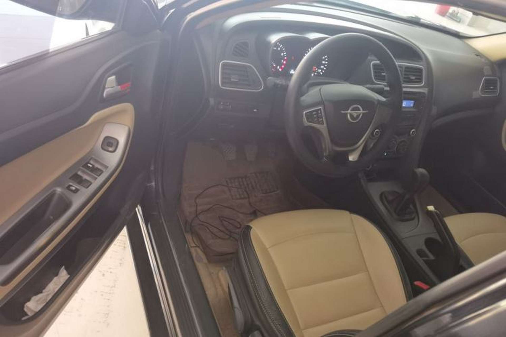 Used Haima Fumei 2015 1.6L Manual Prestige Model Driver Seat