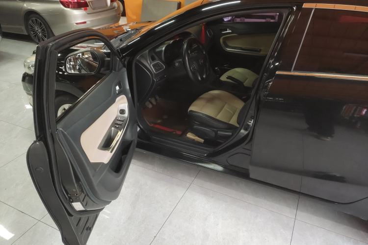 Used Haima Fumei 2015 M5 1.6L Manual "Beloved Edition" Driver Seat