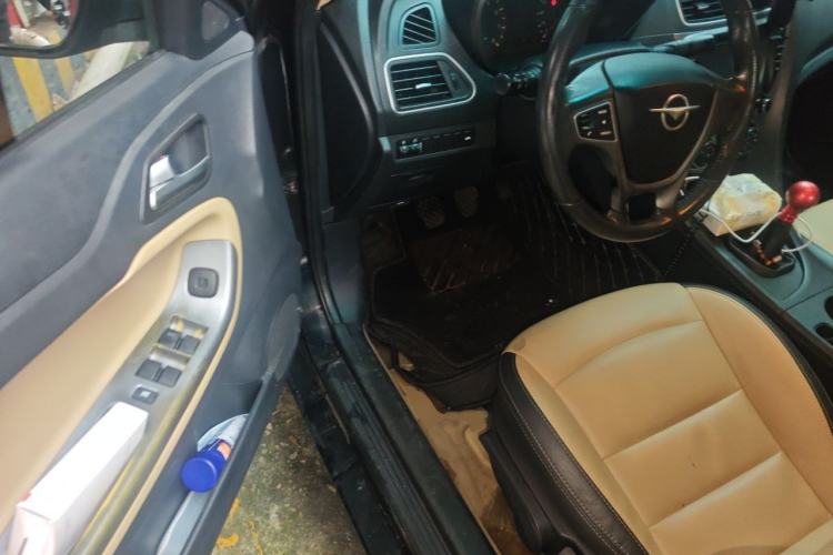 Used Haima Fumei 2015 1.6L Manual Prestige Model Driver Seat