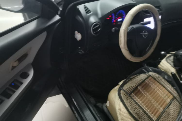 Used Haima Fumei 2015 Classic 1.6L Manual with Sunroof Driver Seat