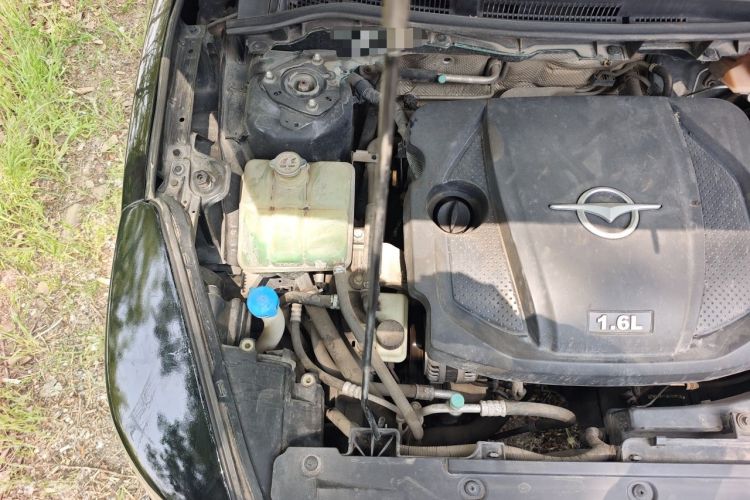 Used Haima Fumei 2015 1.6L Manual Prestige Model Engine Bay Right