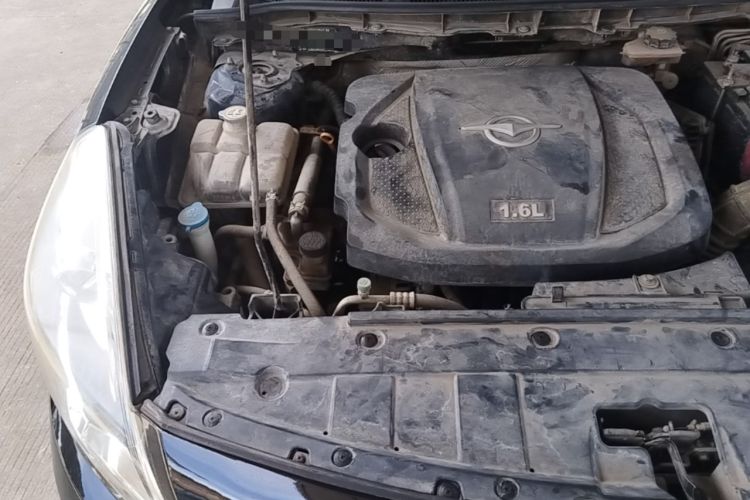 Used Haima Fumei 2015 1.6L Automatic Fashion Model Engine Bay Right