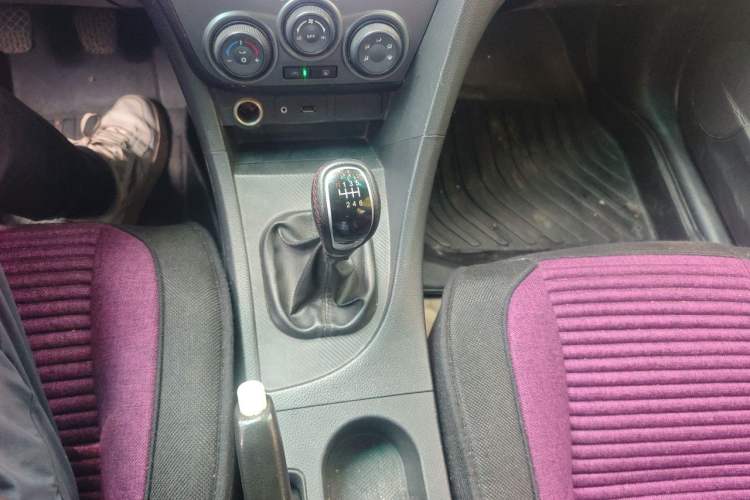 Used Haima Fumei 2015 1.6L Manual Prestige Model Gear Lever