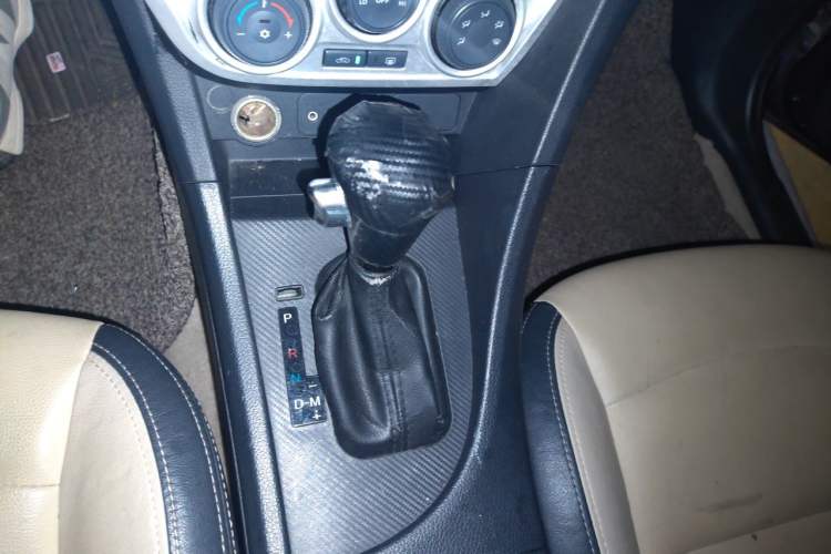 Used Haima Fumei 2015 1.5T Automatic Prestige Model Gear Lever