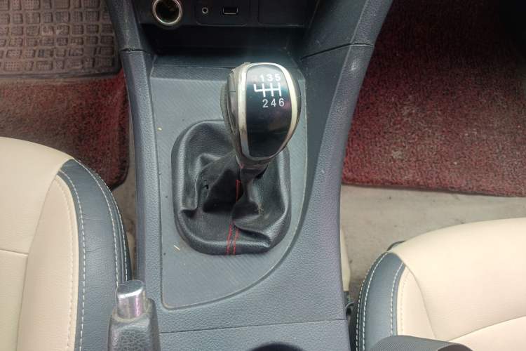 Used Haima Fumei 2015 1.6L Manual Prestige Model Gear Lever