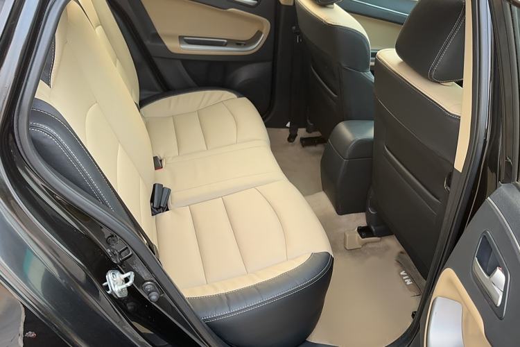 Used Haima Fumei 2015 1.5T Automatic YueShang Model Interior 3