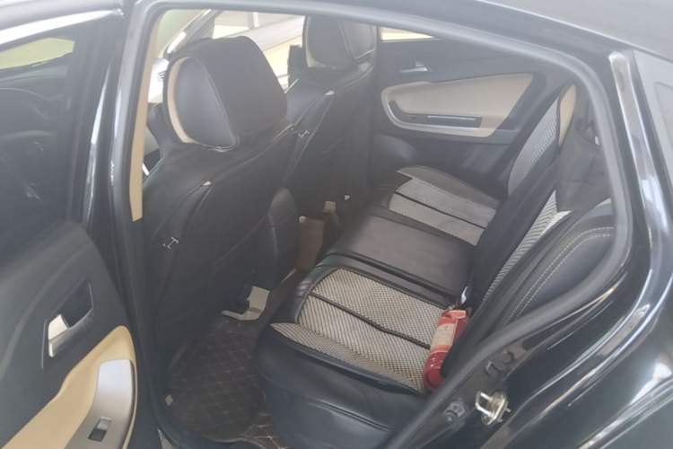 Used Haima Fumei 2015 1.6L Automatic Fashion Model Left Rear Seat