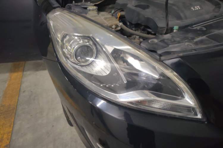 Used Haima Fumei 2015 1.5T Automatic Prestige Model Right Front Headlight