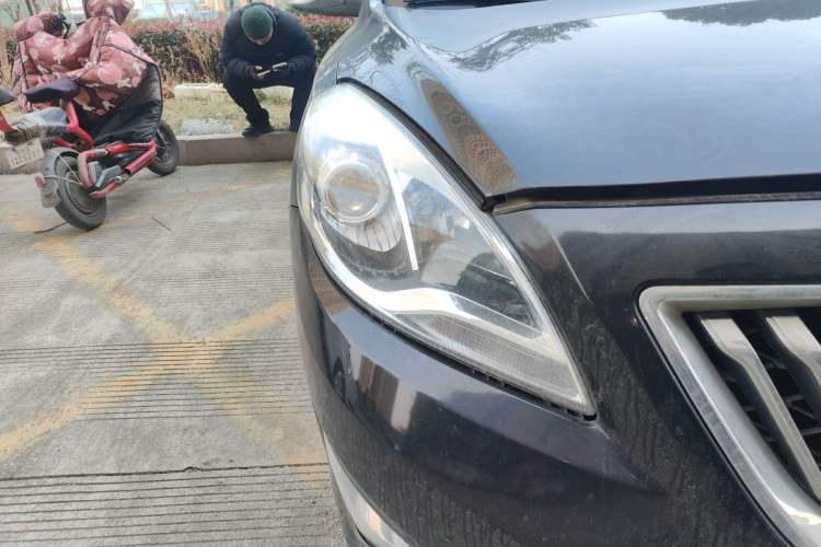 Used Haima Fumei 2015 1.6L Manual Prestige Model Right Front Headlight