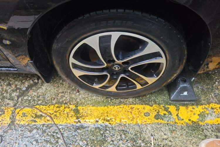 Used Haima Fumei 2015 1.6L Manual Prestige Model Right Front Wheel Hub