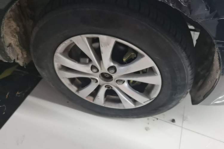 Used Haima Fumei 2015 Classic 1.6L Manual with Sunroof Right Front Wheel Hub