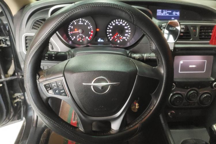 Used Haima Fumei 2015 M5 1.6L Manual "Beloved Edition" Steering Wheel