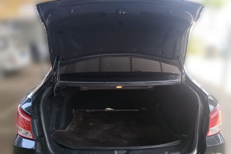 Used Haima Fumei 2015 1.6L Automatic Fashion Model Trunk