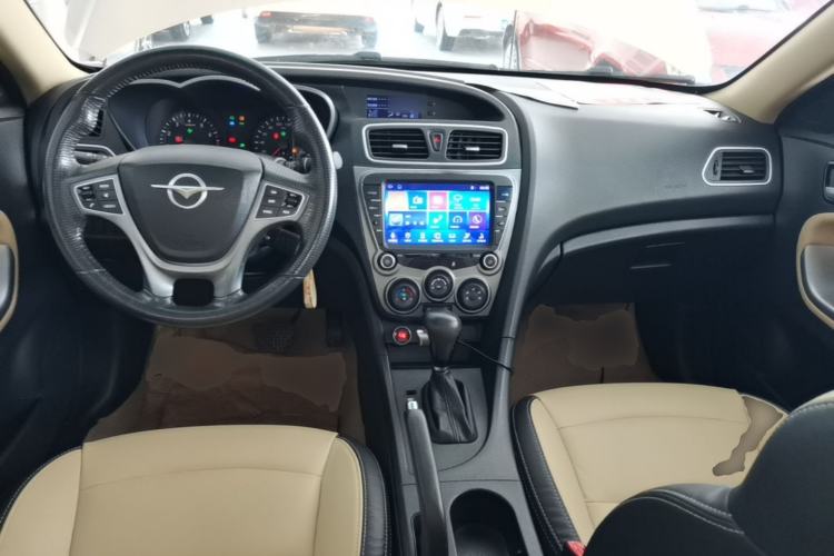 Used Haima Fumei 2015 1.5T Automatic YueShang Model Center Console