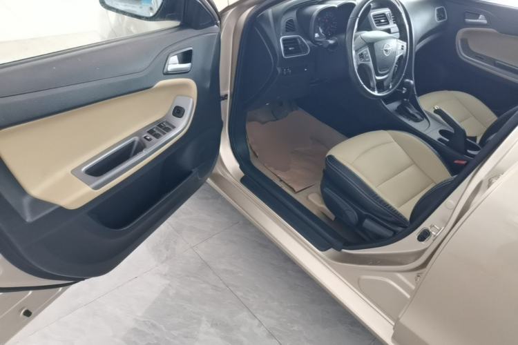 Used Haima Fumei 2015 1.5T Automatic YueShang Model Driver Seat